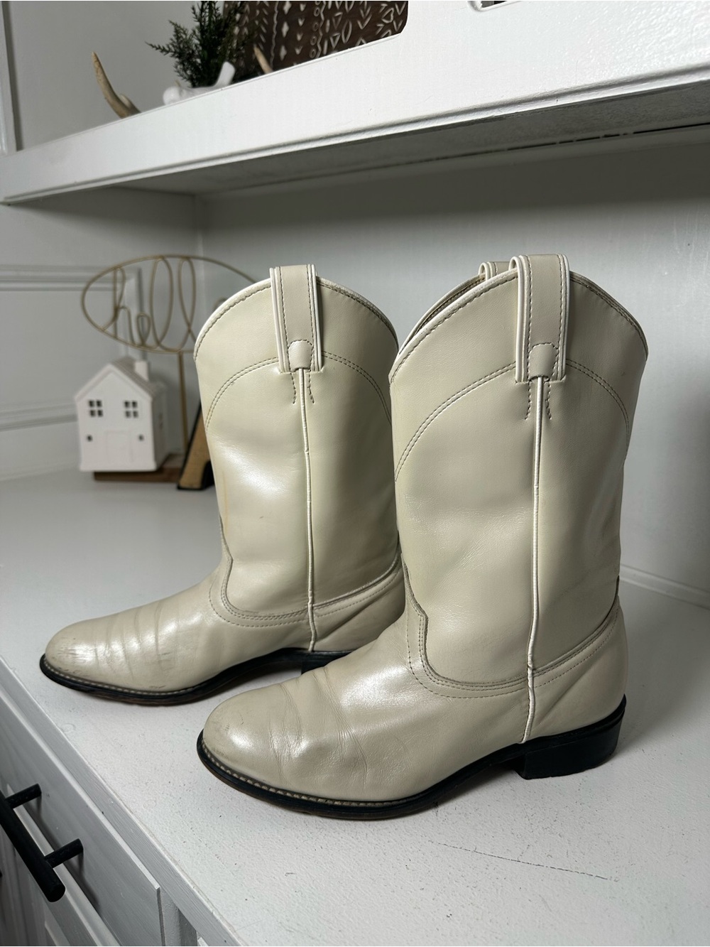 Vintage Laredo Ivory Cowboy Boots Womens 8B USA Made White Cream Western Boots